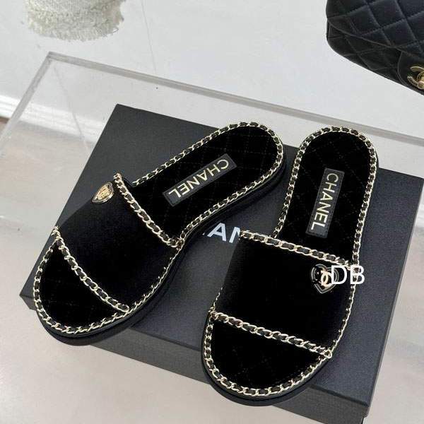 Picture of Chanel Slippers _SKUChanelsz35-40DB03153235